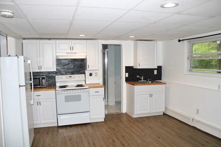 Building Photo - 53 Andover Dr