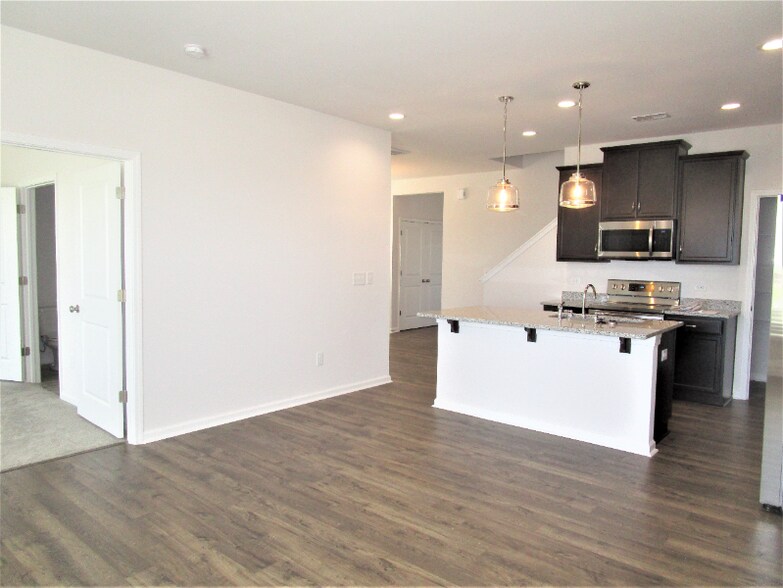 Building Photo - 215 Scenic Rd