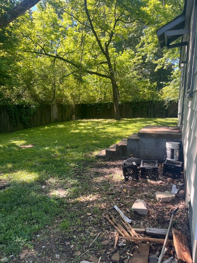 Building Photo - Great Property in quite Neighborhood
