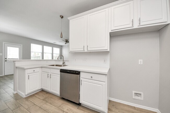 Building Photo - 16850 Brooktondale Ct