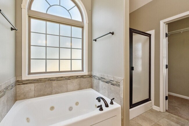 Building Photo - 1275 Golden Eagle Way