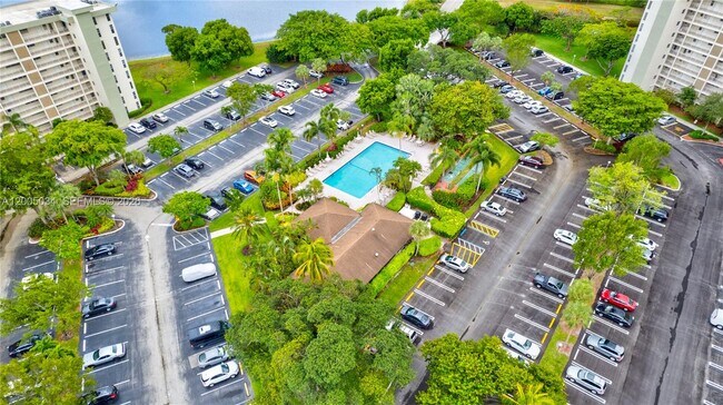 Building Photo - 3091 N Course Dr