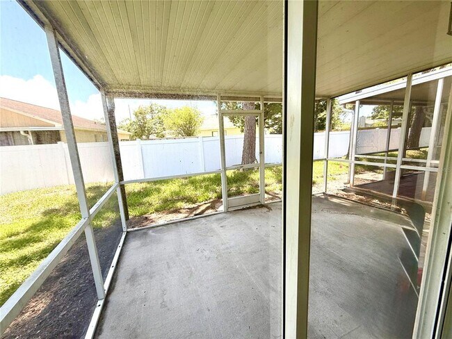 Building Photo - 2037 Fluorshire Dr