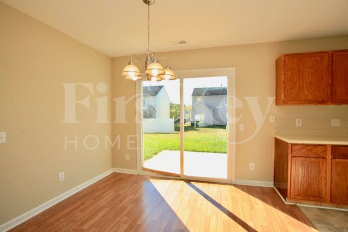 Building Photo - 5327 Peachwood Dr