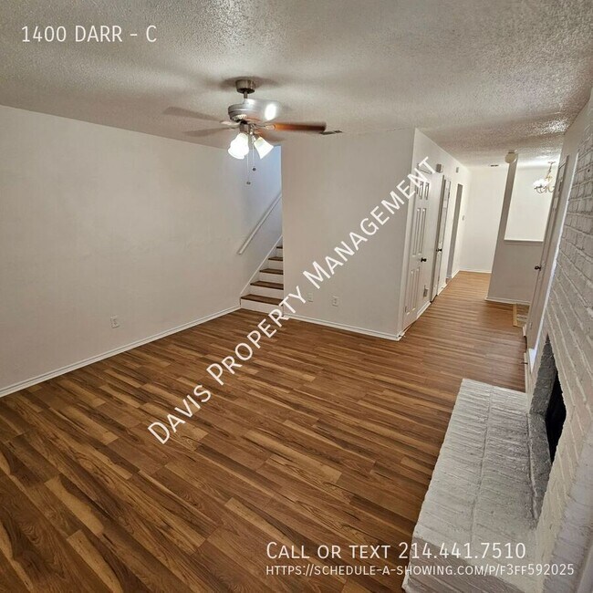 Building Photo - 1400 DARR-C