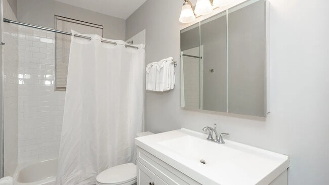 Building Photo - 1922 N Rockwell St