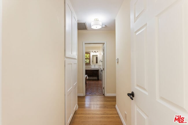 Building Photo - 1976 S Preuss Rd