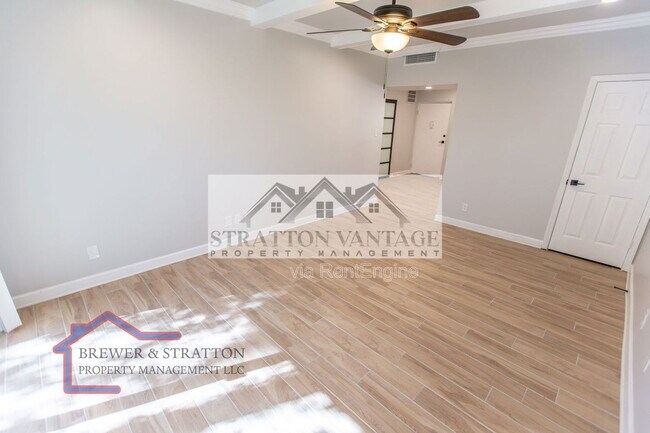 Building Photo - 351 E Thomas Rd