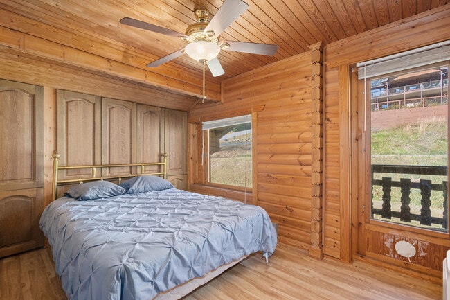 Building Photo - 168 Valley Creek Dr