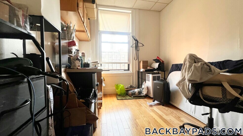 Building Photo - 405 Beacon St