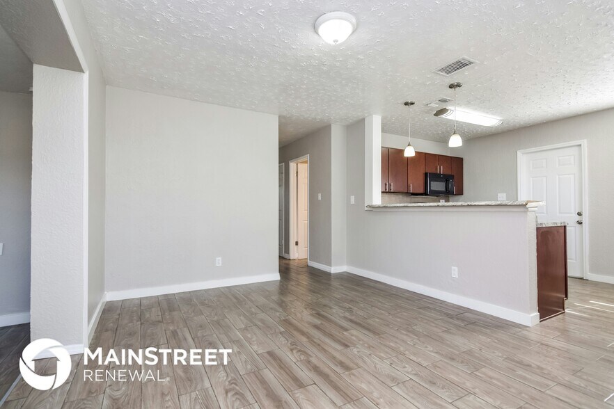 Building Photo - 5204 S 80th St