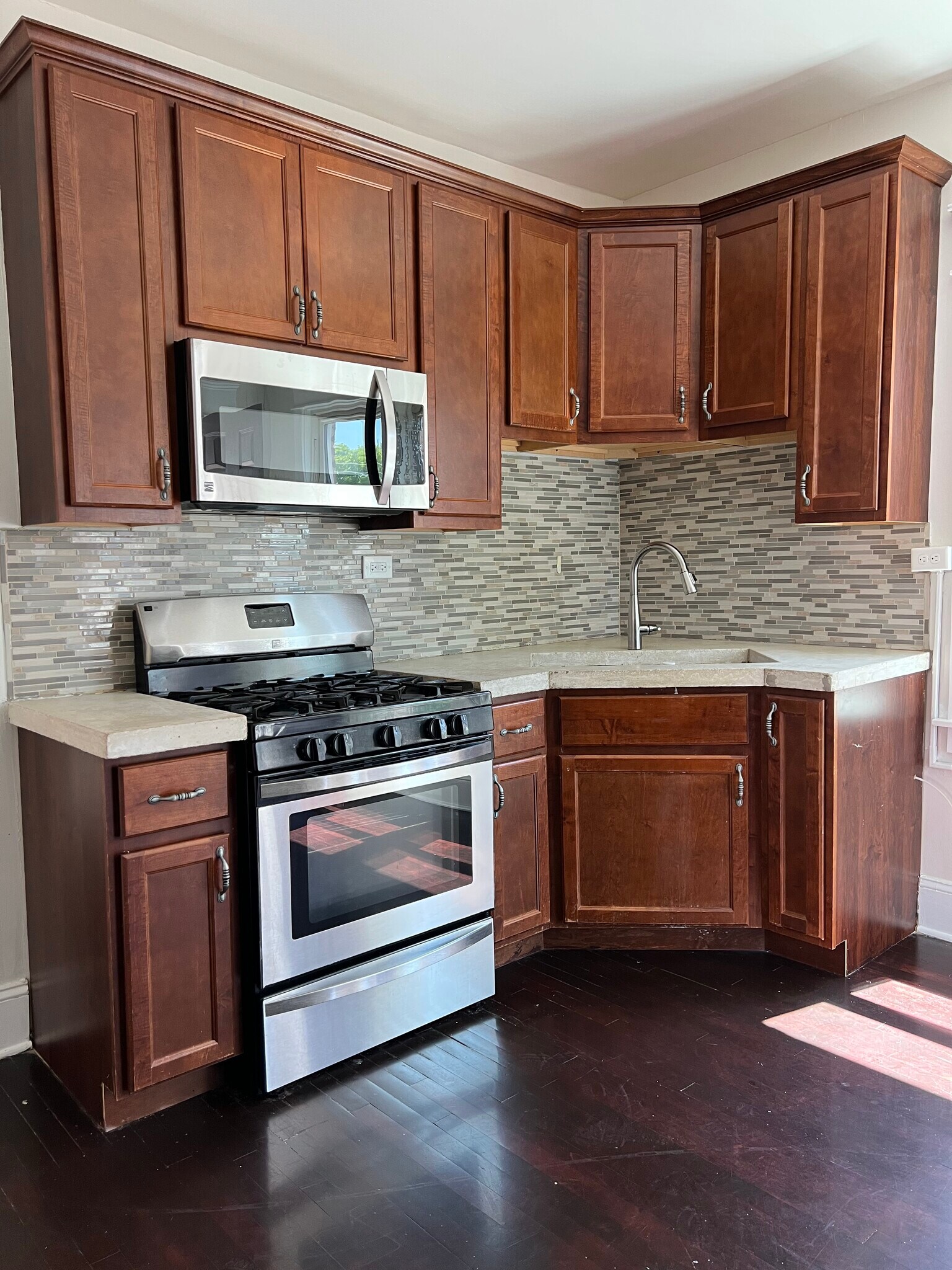 Building Photo - 1828 S 58th Ave