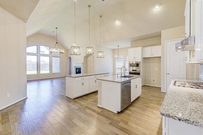 Building Photo - 29302 Wood Lily Dr