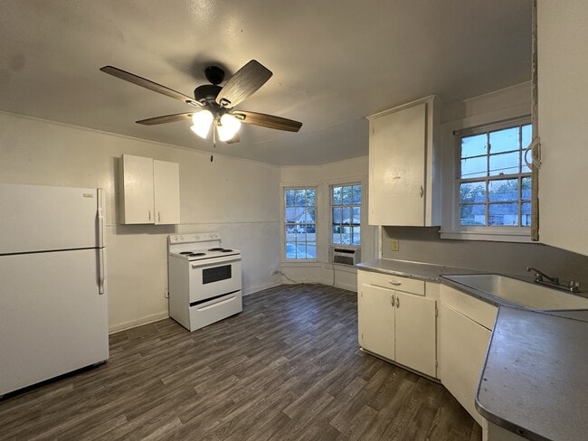 Building Photo - 519 Grand Ave