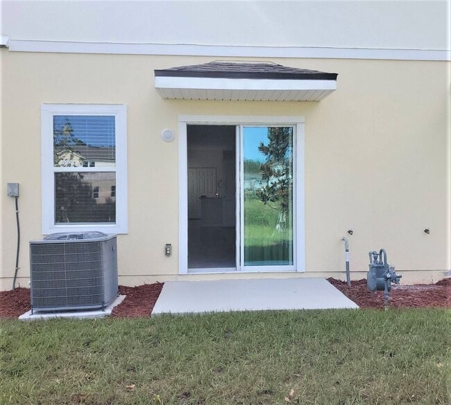 Building Photo - 3 BR/ 2.5 Bath TOWNHOME- Waterford Lakes!  ** COMING SOON **