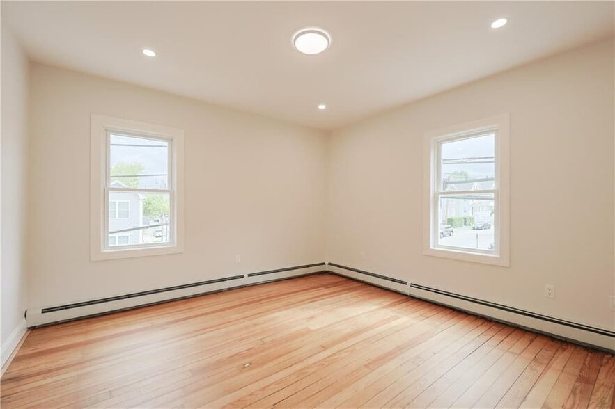 Building Photo - 529 Wood St