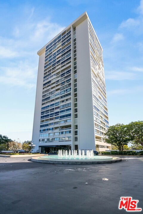 Building Photo - 2222 Ave of the Stars