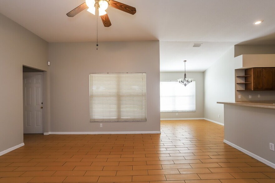 Building Photo - 2831 Laurel Leaf Dr