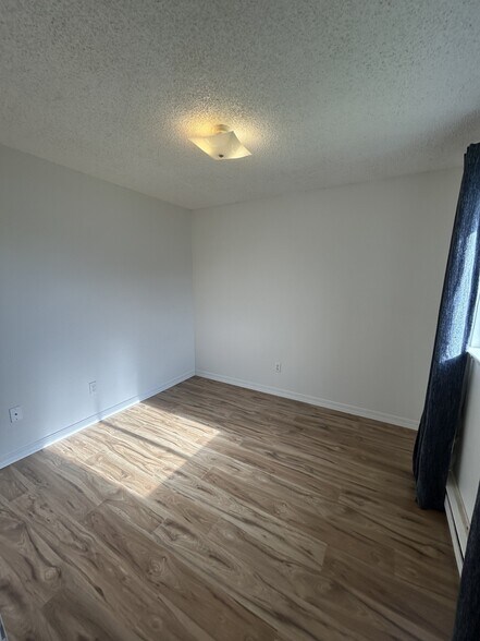 Building Photo - 1808 Regal St
