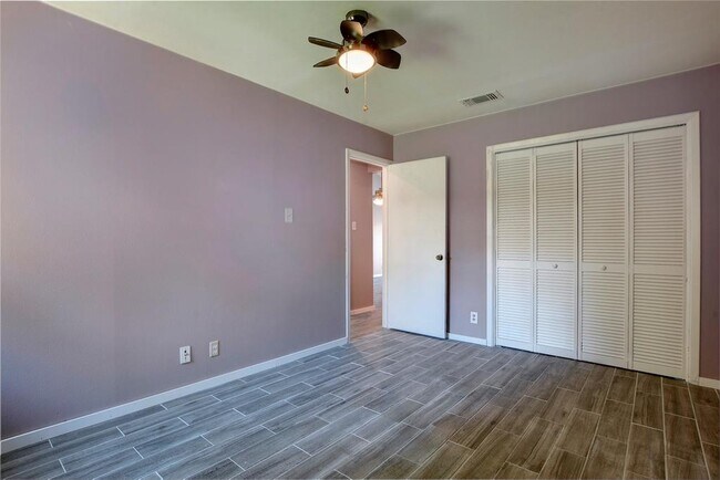 Building Photo - 1301 Thornridge Rd