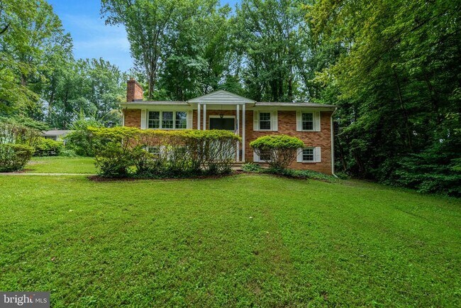 Building Photo - 5315 Summit Dr