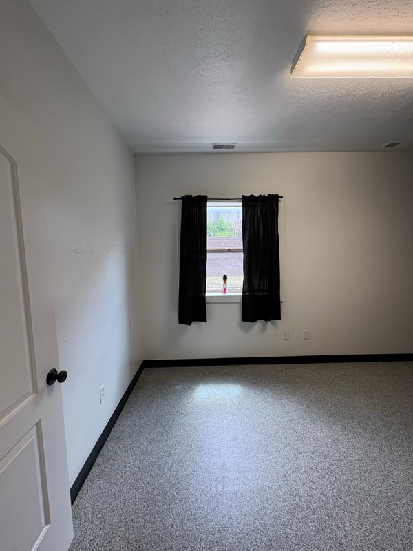 Building Photo - 45 W 700 S