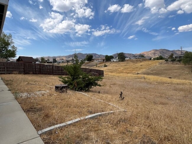 Building Photo - Beautiful Mountain views..
