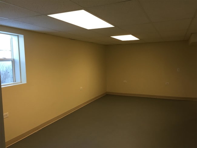 Building Photo - 1422 N Channel Dr