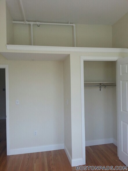 Building Photo - 84 Fenway