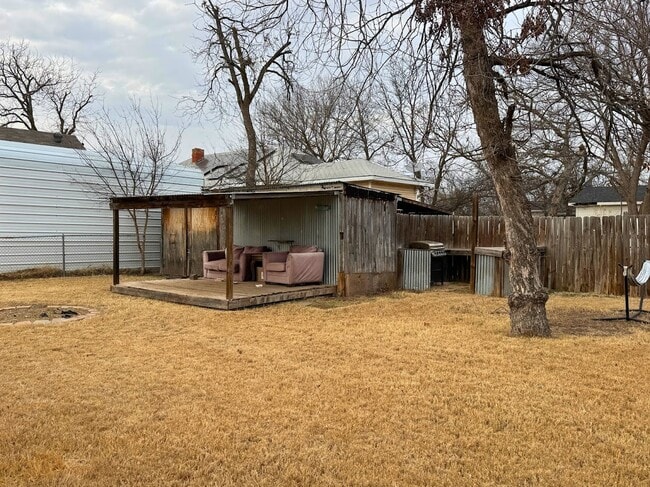 Building Photo - 2706 Palmetto Dr