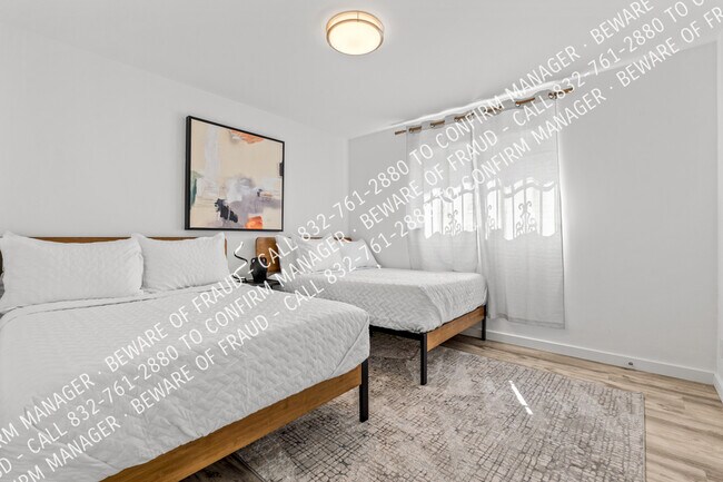 Building Photo - 12811 Pandora Dr