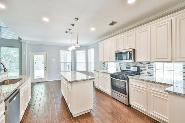 Building Photo - 18802 Half Volley Cir