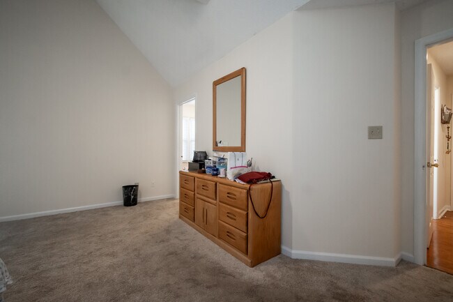 Building Photo - 115 Winterberry Dr