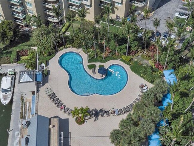 Building Photo - 3340 NE 190th St