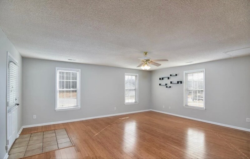 Building Photo - 705 Veryfine Dr