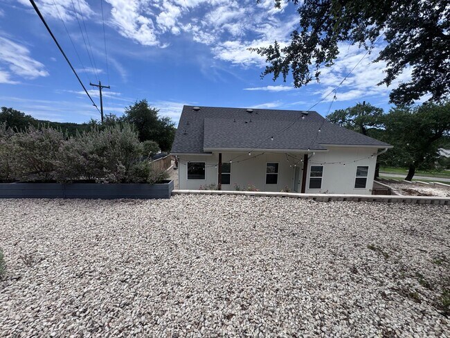 Building Photo - For Rent – 100 Brooklyn Dr, Canyon Lake, T...