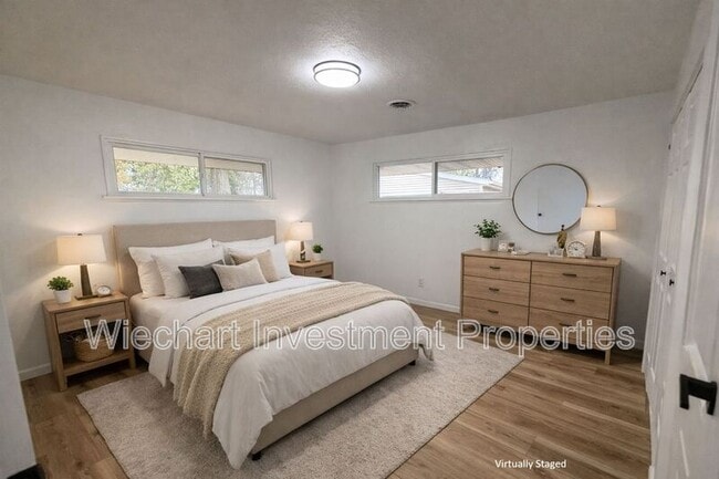 Building Photo - 713 Wildwood Ave