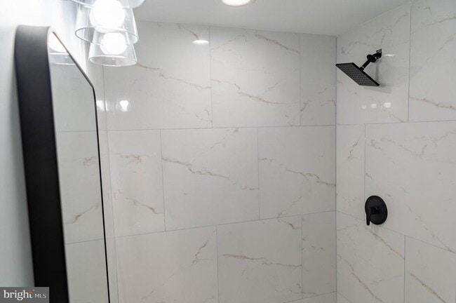 Building Photo - 706 Longfellow St NW