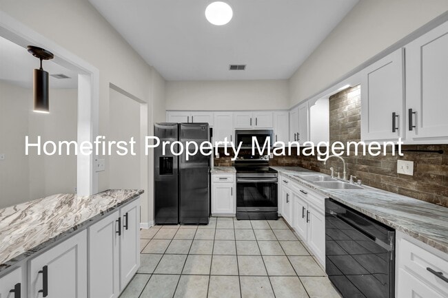 Building Photo - 317 Bainbridge Dr