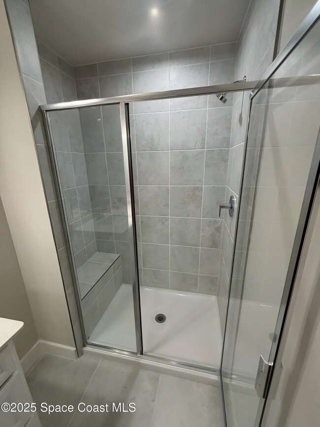 Building Photo - 1685 Kendall Pointe Pl