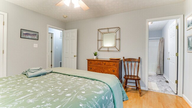 Building Photo - 443 Arrowhead Rd