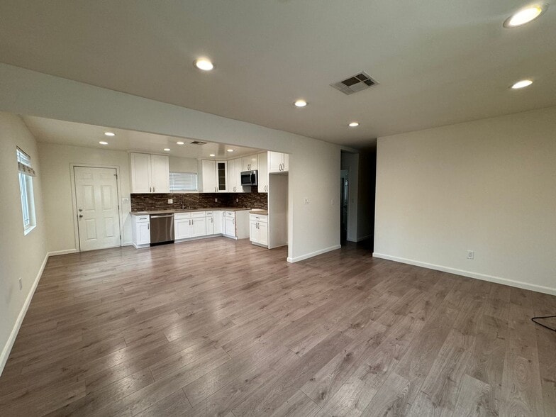 Building Photo - 3707 W 106th St