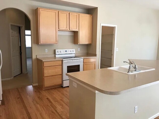 Building Photo - 4285 Nelson Dr