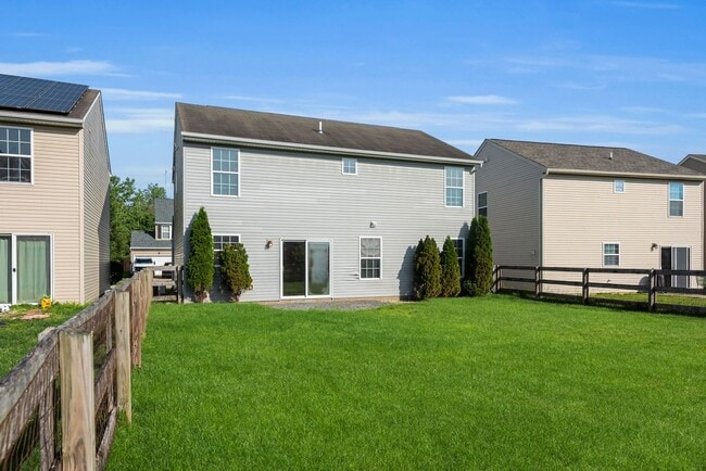 Building Photo - Goshen- 3bed 2.5 bath home ready for the summer cookouts