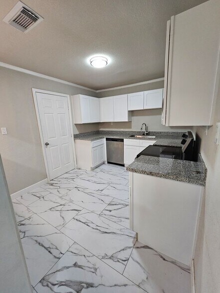 Building Photo - 120 Antionette Ln