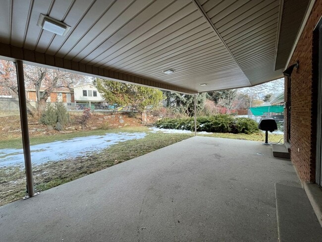 Building Photo - Gorgeous Mid-Century Modern Home Adjacent to BYU