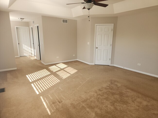 Building Photo - 8100 Shady Oak Rd