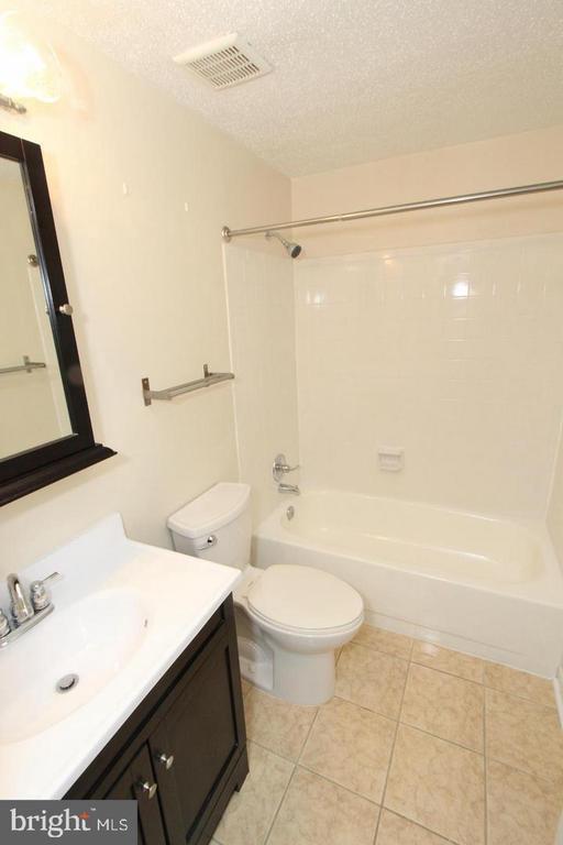 Building Photo - 3288 Wyndale Ct