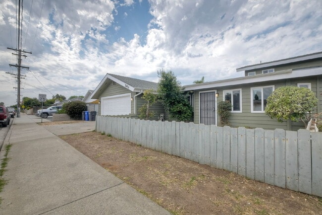 Building Photo - Tamarack Coastal Retreat! 1/2 Duplex with ...