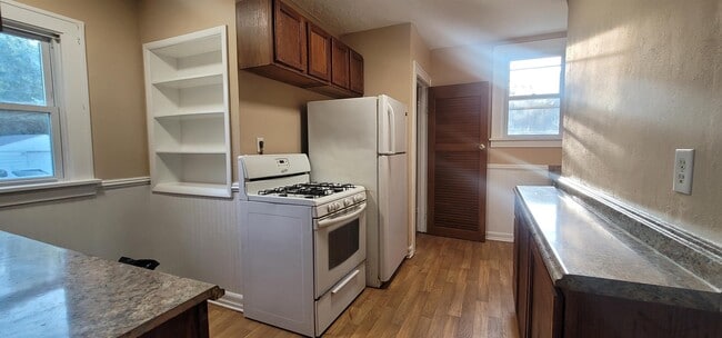 Building Photo - 1602 Price St